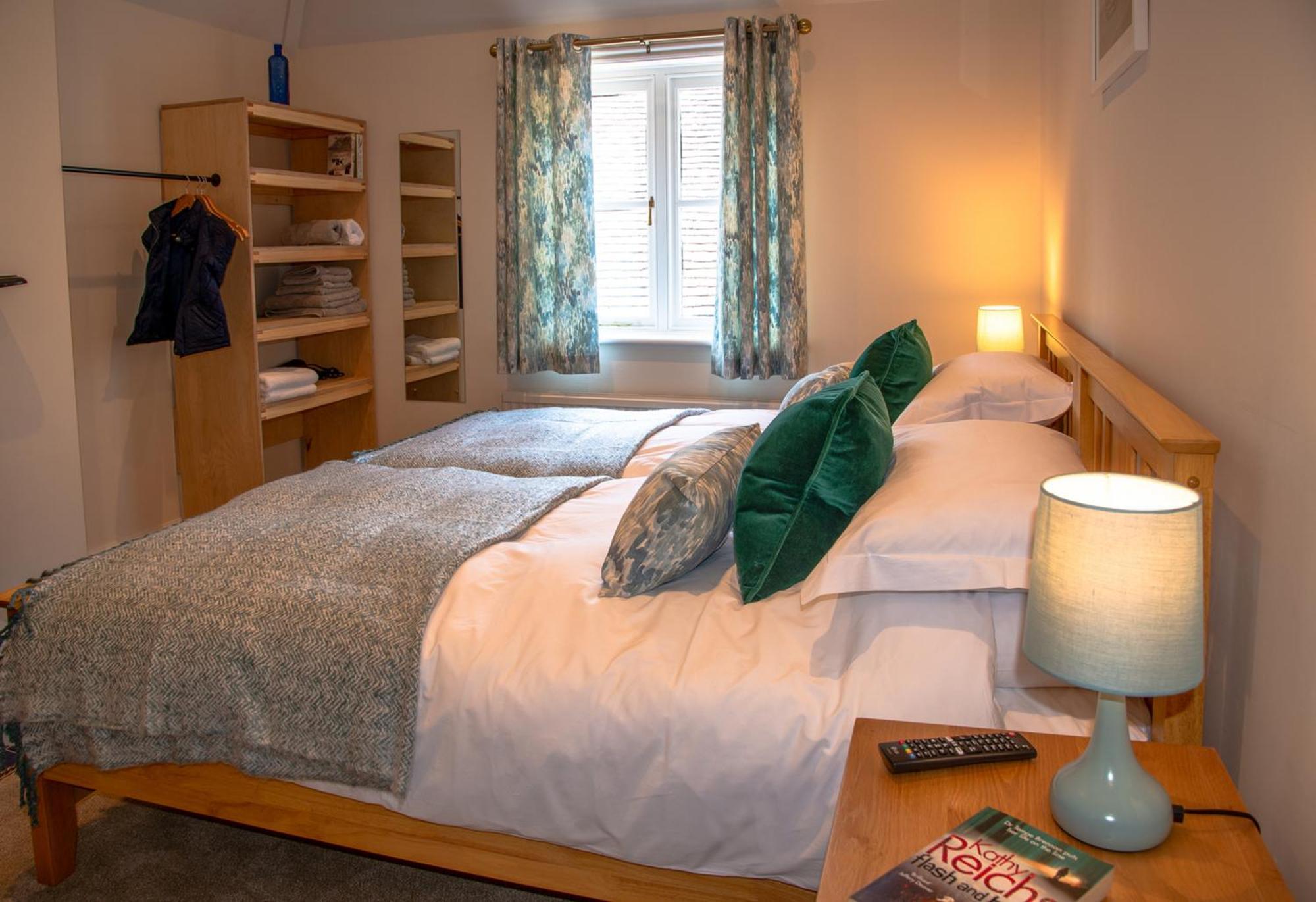 The Blue Bell Hotel Midhurst Szoba fotó
